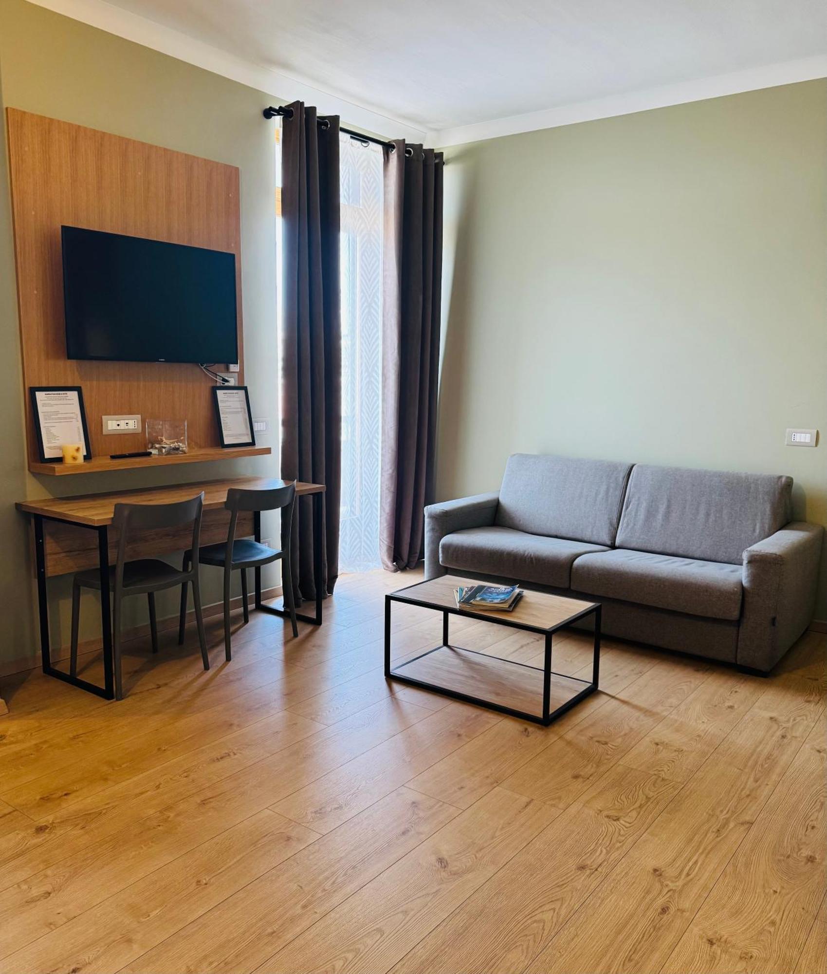 Manhattan Room & Suite Бари Экстерьер фото
